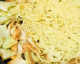 鶏肉のシンプル焼きそば★キムチ風味作り方3写真