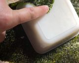 簡単 型で【おにぎらず】 不器用の人に。作り方4写真