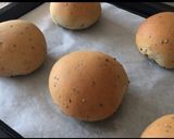 簡単！クリームチーズ黒ごまパン♪作り方6写真