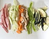 白だしでパパッと簡単！夏野菜で焼うどん♡作り方1写真