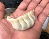 白菜とニラで作るジューシー焼き餃子作り方9写真