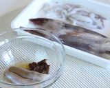 スルメイカとキュウリのワタ炒め作り方1写真