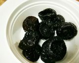 わが家のごちそう　豚肉のプルーン煮込み♪作り方3写真