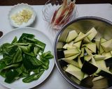 生だしで牛サイコロステーキと夏野菜の炒め作り方1写真