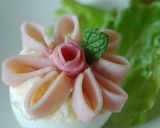 お弁当に咲いたハムの花作り方6写真