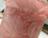 酢漬け玉ねぎとカニカマの和え物作り方3写真