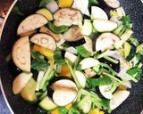 ズッキーニと野菜の鶏肉炒め作り方3写真