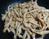 鶏胸肉を使用!肉がほぐれてる青椒肉絲作り方4写真
