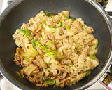 豚ロース薄切り肉と白菜★すき焼き風煮。作り方5写真