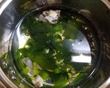 霜降りシメジ、わかめ、茗荷のお吸い物＾＾作り方4写真