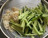 簡単、冷しゃぶ蓮根キュウリの梅和え。作り方3写真