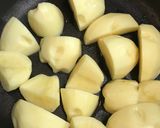 じゃがいもの甘辛煮（砂糖・醤油・バター）作り方1写真