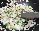 朝食にも！焼き肉のタレチャーハン作り方1写真
