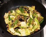 ピリ辛!挽肉とナスの味噌炒め作り方4写真