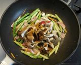 簡単★アスパラきのこのマヨカレー炒め✿作り方7写真