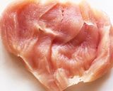 レンジで簡単しっとり♡鶏むね肉で鶏ハム♡作り方1写真