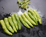 簡単！漬け焼きで旨旨☆まるごとししとう作り方1写真