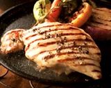夏野菜と赤鶏のグリル焼き（胸肉塩麹漬け）作り方3写真
