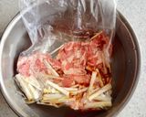ポリ袋湯煎 道具要らず『豚バラげんこつ丼作り方3写真