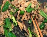 豚こま肉、ピーマン、椎茸、卵の山椒のせ丼作り方5写真