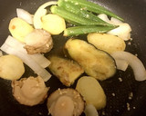 簡単！帆立と野菜のガーリックバター炒め！作り方2写真