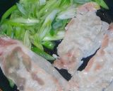 休日ランチに♪ごま油が効いてるねぎ焼そば作り方2写真
