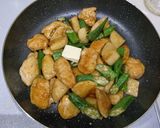 おくらと長芋と鶏むね肉のガリバタ炒め作り方5写真
