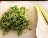 セロリの葉炒めるだけのおもてなしディップ作り方1写真
