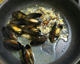 冷凍ムール貝とワカメの和風ペペロンチーノ作り方6写真