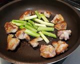 アスパラと鶏肉の塩味炒め♪︎作り方2写真