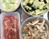 豚肉とズッキーニの四川風ナッツ炒め作り方1写真
