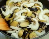 豚ひき肉と夏野菜の味噌カレー炒め！作り方5写真