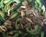 ゴーヤとキノコと豚肉のの炒めもの作り方15写真