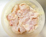 キムチの素で簡単！柔らか鶏むね肉の唐揚げ作り方4写真