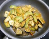 簡単！固いアボカドと茄子の味噌炒め作り方2写真