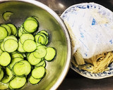 シャキッとエノキときゅうりのもずく酢♪作り方1写真