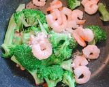 小えびと小松菜のピリ辛にんにく中華炒め作り方5写真