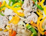 豚肉＆４色ピーマンの甘辛醤油バター炒め作り方3写真