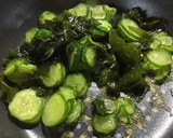 凍らせきゅうりとわかめのきんぴら作り方2写真
