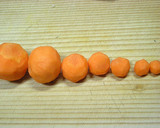 ●丸が楽しい♪野菜の煮物+2品●作り方1写真