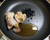 天然キノコ2種と野菜、ウインナーの油炒め作り方3写真