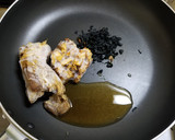 天然キノコ2種と野菜、ウインナーの油炒め作り方3写真