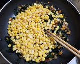 天然キノコ2種と野菜、ウインナーの油炒め作り方5写真