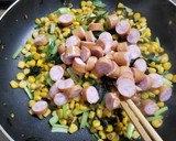 天然キノコ2種と野菜、ウインナーの油炒め作り方7写真