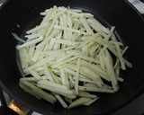 塩麹で、じゃがいもとえのき茸の卵とじ作り方1写真