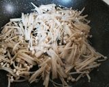 えのきとサラダチキンのバター醤油焼き作り方2写真