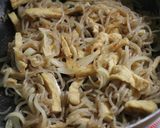 朝弁当♪糸こんにゃく油揚げ玉ねぎの卵とじ作り方5写真