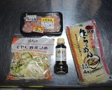 ペヤングボトルソースと生麺で作る焼きそば作り方1写真