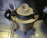ペヤングボトルソースと生麺で作る焼きそば作り方3写真