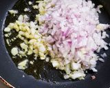 エビとアボカドのトマトソースパスタ！作り方1写真